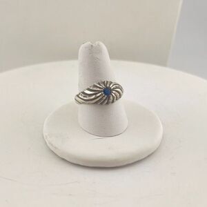 10k Solid White Gold and Blue Topaz Swirl Ring, Size 7.5.